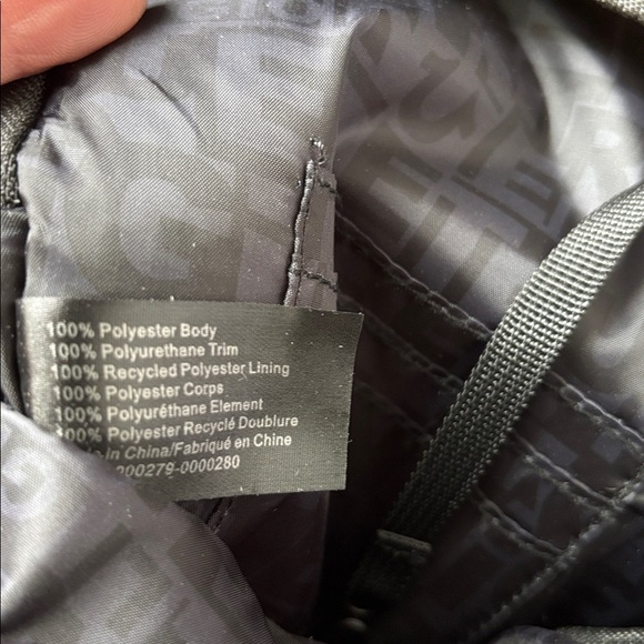 True Religion Yeta Sling Crossbody,3 zip compartments,credit card slots - Picture 14 of 16